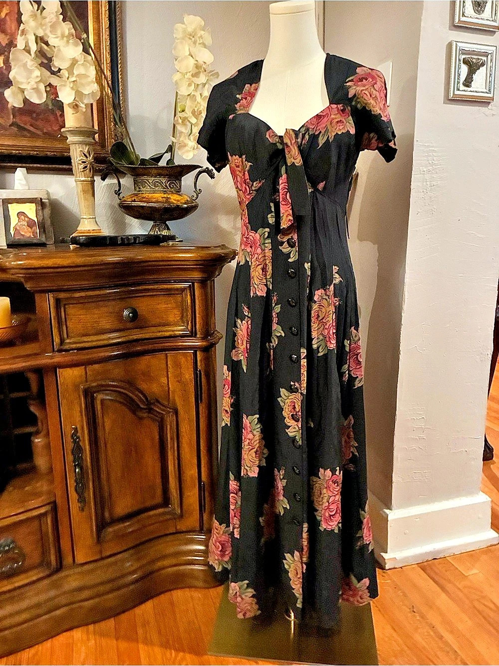 GORGEOUS J. Harris Vintage Floral Maxi Dress in Black & Pink Size 4